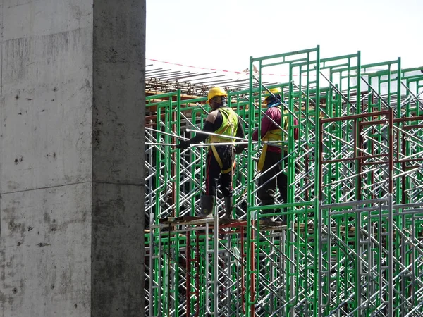 Kuala Lumpur Malaysia July 2019 Construction Workers Wearing Safety Gear — Stockfoto