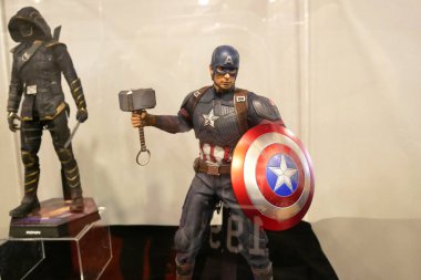 Kuala Lumpur, Malezya - 22 Haziran: Marvel çizgi romanlarından hayali karakter aksiyon figürü Kaptan Amerika. Koleksiyoncu tarafından halka gösterilen eylem figürü.