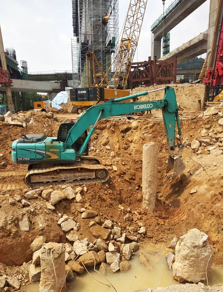 Kuala Lumpur Malezya Mart 2020 Kazı Makineleri Inşaat Alanında Toprak — Stok fotoğraf