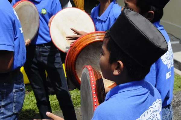 Kuala Lumpur Malaysia Gennaio 2018 Ragazzo Gioca Kompang Durante Cerimonia — Foto Stock