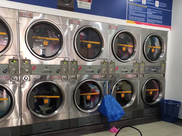 Kuala Lumpur Malaysia March 2020 Laundry Machines Outlet Provides Self — Stock Photo, Image