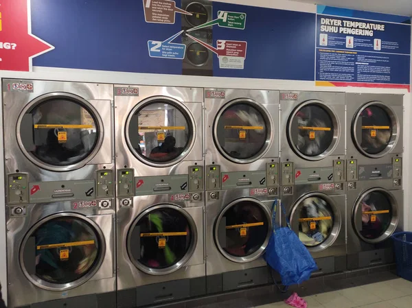 Kuala Lumpur Malaysia March 2020 Laundry Machines Outlet Provides Self — Stock Photo, Image