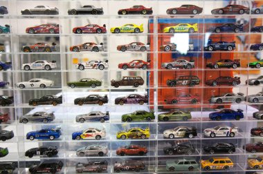 KUALA LUMPUR, MALAYSIA - Mart 01, 2020: Minyatür oyuncak araba Hot Wheel üzerine odaklanmış. Koleksiyoncu tarafından halka satışa sunulmuştur..
