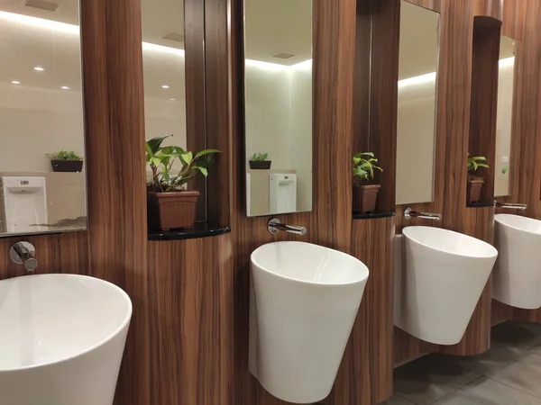 Seremban Malaysia Kwiecień 2020 Zlewy Mycia Rąk Publicznej Toalecie Instalacja — Zdjęcie stockowe