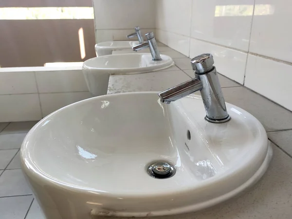 Seremban Malaysia Nisan 2020 Umumi Tuvalette Yıkama Kurulum Yüz Aynası — Stok fotoğraf
