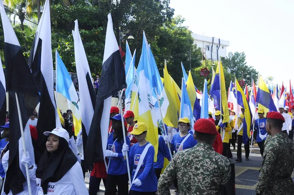 Putrajaya Malaysia Agosto 2019 Adolescentes Malaios Várias Etnias Marchando Estrada — Fotografia de Stock