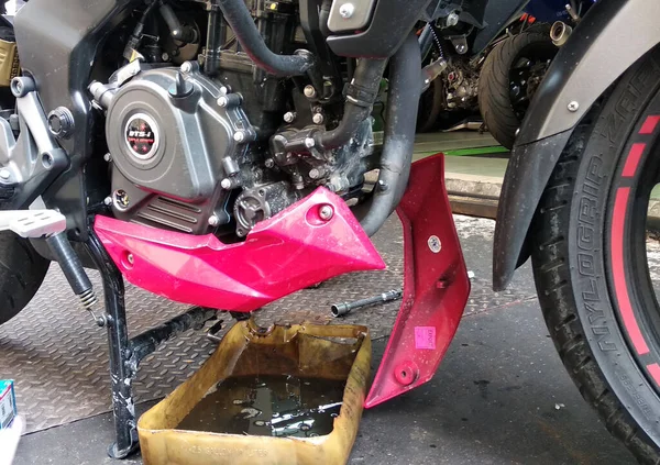 Seremban Malaysia August 2019 Mechaniker Reparieren Und Ersetzen Der Werkstatt — Stockfoto