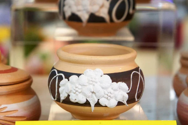 Cerâmica Tradicional Malaia Que Foi Comercializada Decorado Com Motivos Florais — Fotografia de Stock