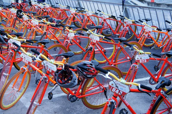 Kuala Lumpur Malaysia March 2019 Group Teenagers Using Bicycles Same — стоковое фото