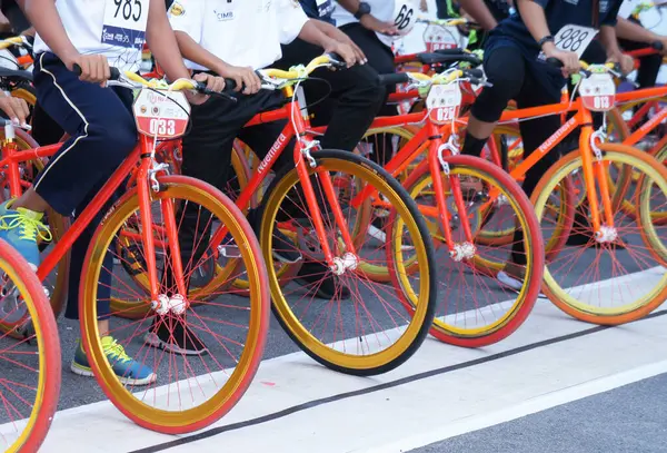 Kuala Lumpur Malaysia Março 2019 Grupo Adolescentes Usando Bicicletas Mesmo — Fotografia de Stock