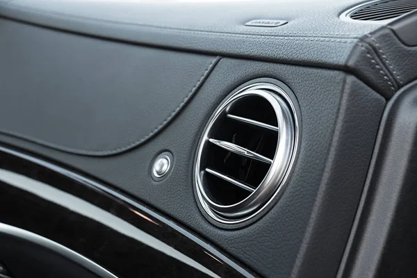 AC Belüftung Deck Luxus Auto Interieur — Stockfoto