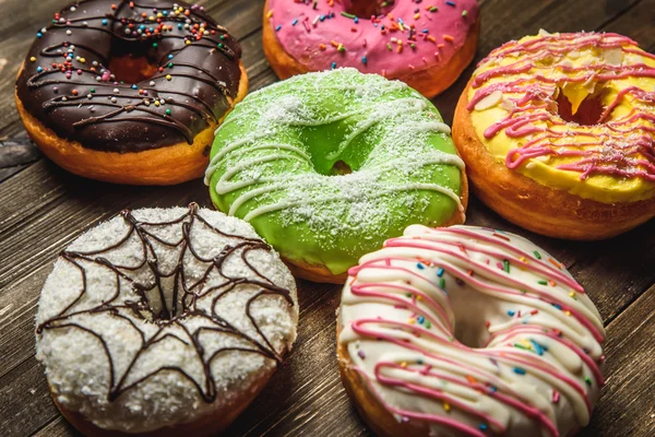 Surtido multicolor de rosquillas — Foto de Stock