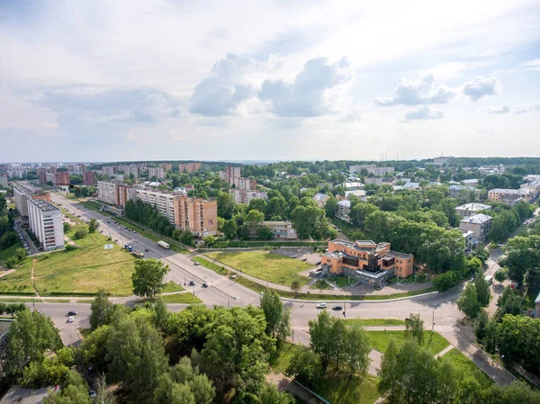 Vista superior sobre el panorama de la ciudad - Kirovo-Chepetsk Rusia — Foto de Stock