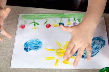 Çocuk paiting parmaklarınızla boya