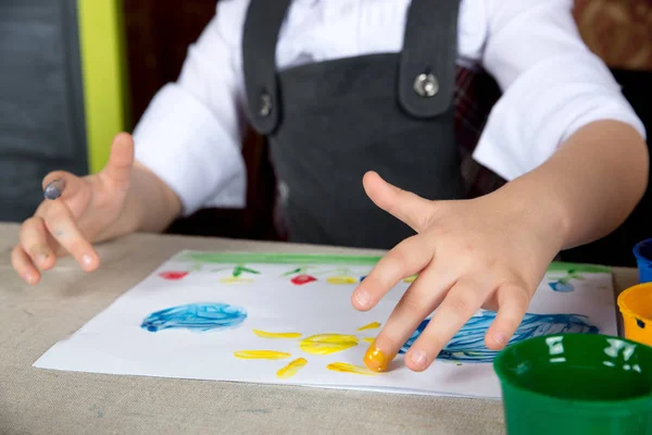 Çocuk paiting parmaklarınızla boya
