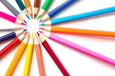 Renkli kalemler beyaz arka plan üzerinde izole kırpma yolu ile kapatın. Güzel. Çizim için.