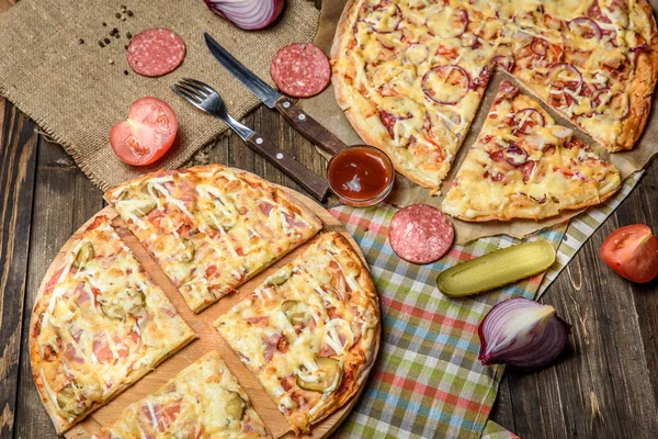 Sabrosa pizza diferente — Foto de Stock
