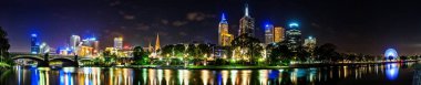Melbourne güzel bir manzara Yarra nehri geçip şehir merkezinde.