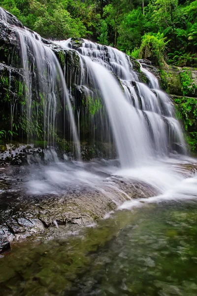 Liffey Falls, Liffey Nehri üzerinde dört ayrı katmanlı çağlayan şelalenin bir dizi Tazmanya, Avustralya Midlands bölgesinde bulunan.