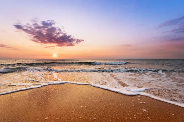 日の出の海。自然組成. ストック写真