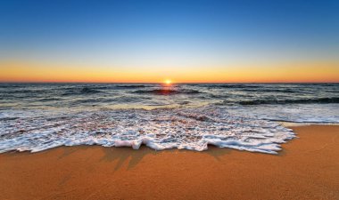 Güzel tropikal plaj ve deniz.