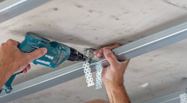 Alçıpan yaprak çerçeve için sabitleme.