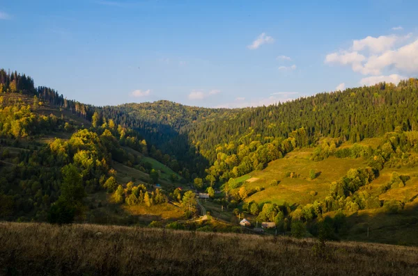 Karpaterna bergslandskap — Stockfoto