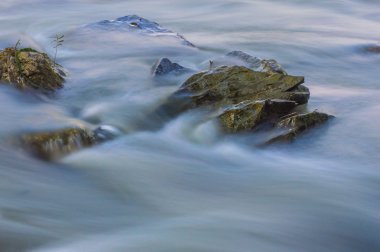 Sonbahar sezonu küçük nehir