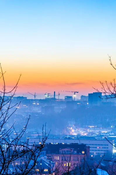 Lviv stadsgezicht in de winter — Stockfoto