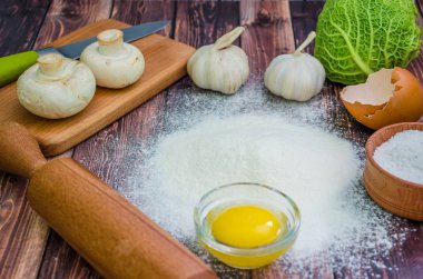 Natürmort makarna malzemelerle