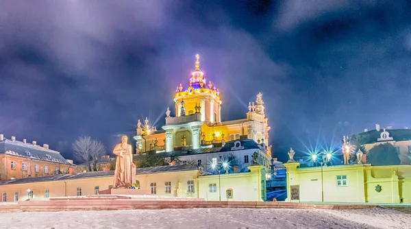 Saint Yura kyrkan i Lviv staden — Stockfoto