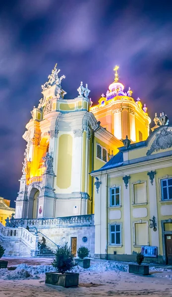 Eglise Sainte Yura dans la ville de Lviv — Photo