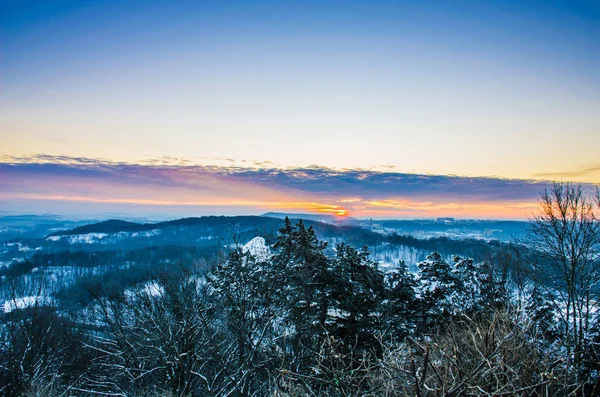 Natuur landschap tijdens zonsopgang — Stockfoto