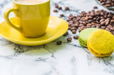 Natürmort gingerbread ve macarons