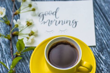 Fincan çay ve kek ile natürmort