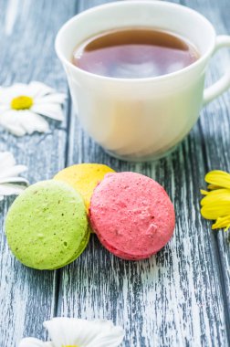 Fincan çay ve kek ile natürmort