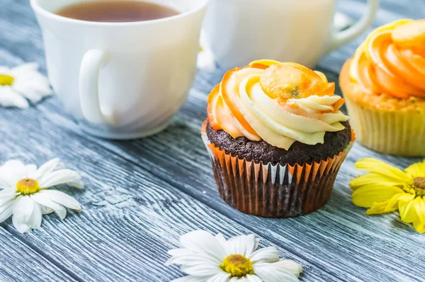 Stillleben mit Tee und Kuchen — Stockfoto