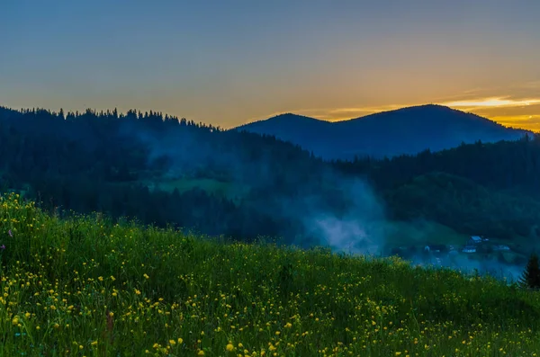 Hintergrund der Karpaten — Stockfoto