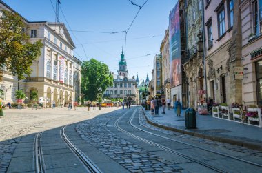 Cityscape arka planını eski Ukrayna'da Lviv şehirde yaz sezonu parçası