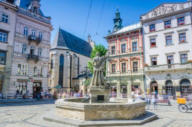 Cityscape arka planını eski Ukrayna'da Lviv şehirde yaz sezonu parçası