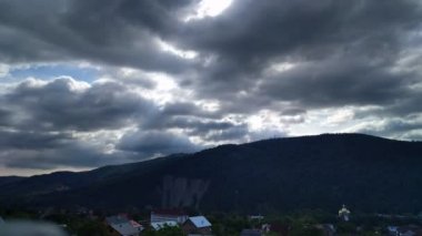 Ukraynalı Karpat Dağları'yaremche timelaps