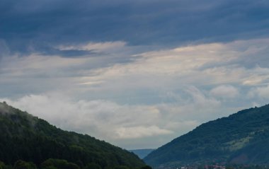 Karpat Dağları Yaremche görünümünde manzara