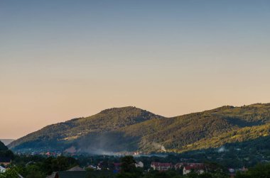Karpat Dağları Yaremche görünümünde manzara