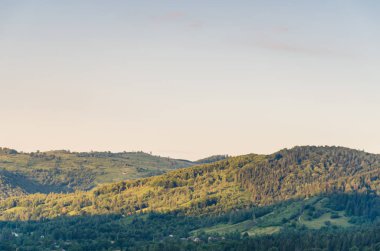 Karpat Dağları Yaremche görünümünde manzara