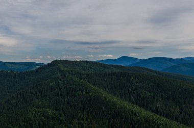Karpat Dağları Yaremche görünümünde manzara