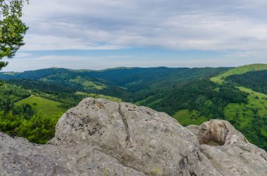 Karpat Dağları Yaremche görünümünde manzara