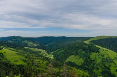 Karpat Dağları Yaremche görünümünde manzara