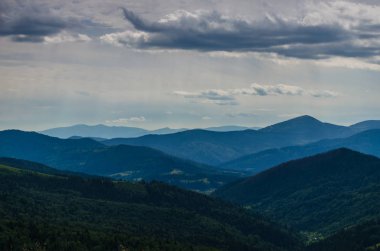 Karpat Dağları Yaremche görünümünde manzara