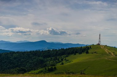 Karpat Dağları Yaremche görünümünde manzara
