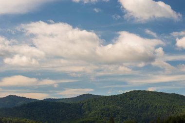 Karpat Dağları Yaremche görünümünde manzara
